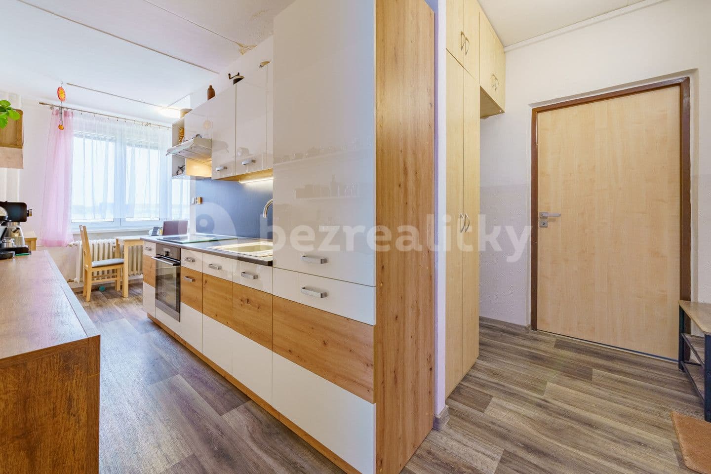 2 bedroom flat for sale, 55 m², Závodu míru, Sokolov, Karlovarský Region