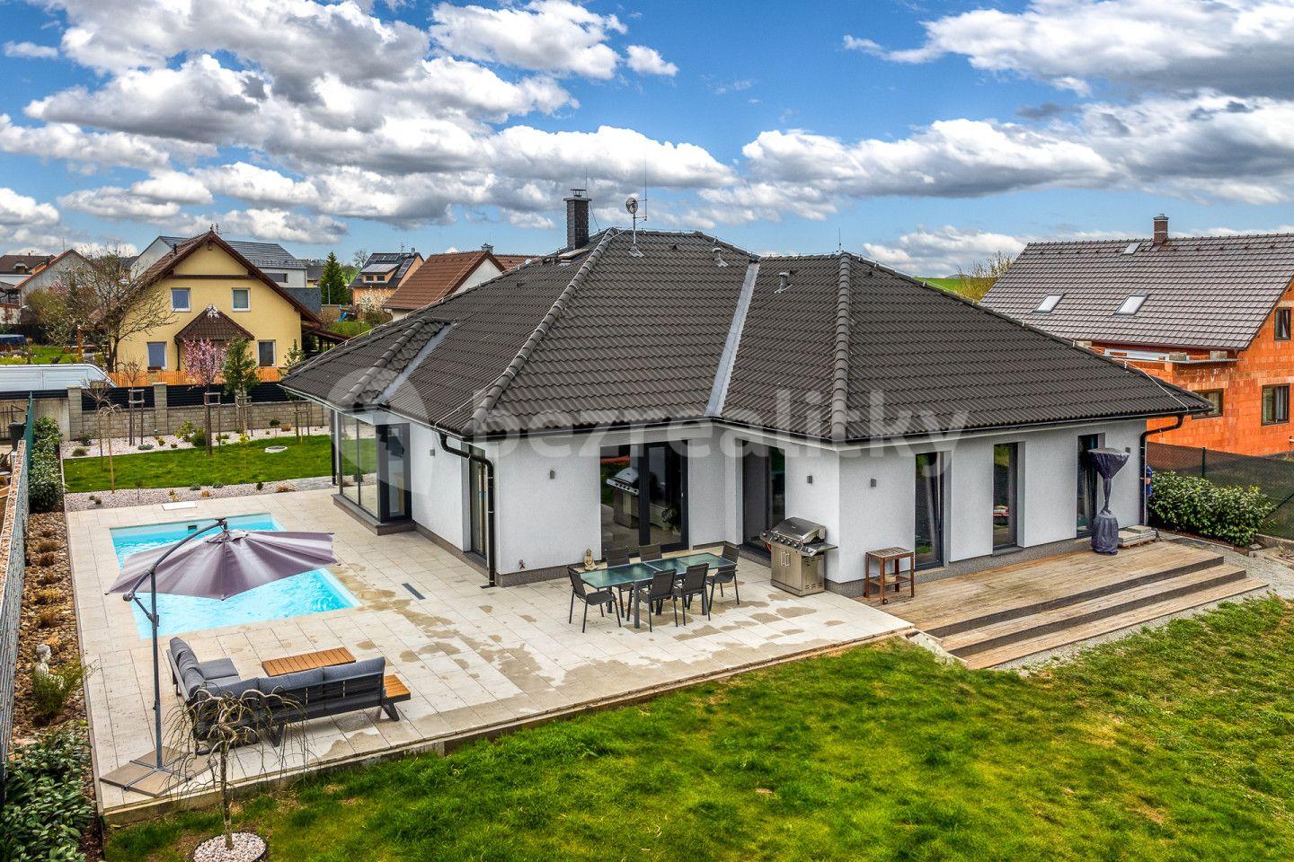 house for sale, 165 m², Sluštice, Středočeský Region