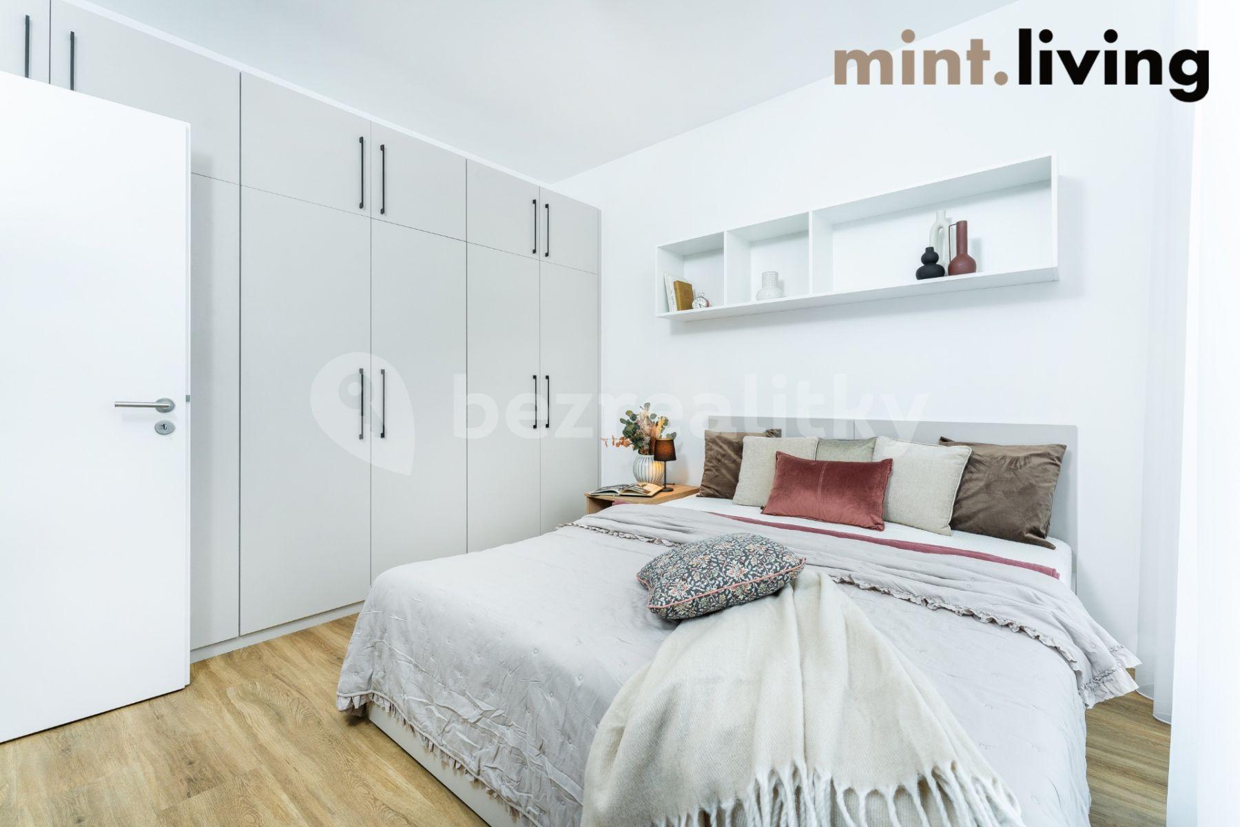 2 bedroom with open-plan kitchen flat to rent, 80 m², Ke Klíčovu, Prague, Prague