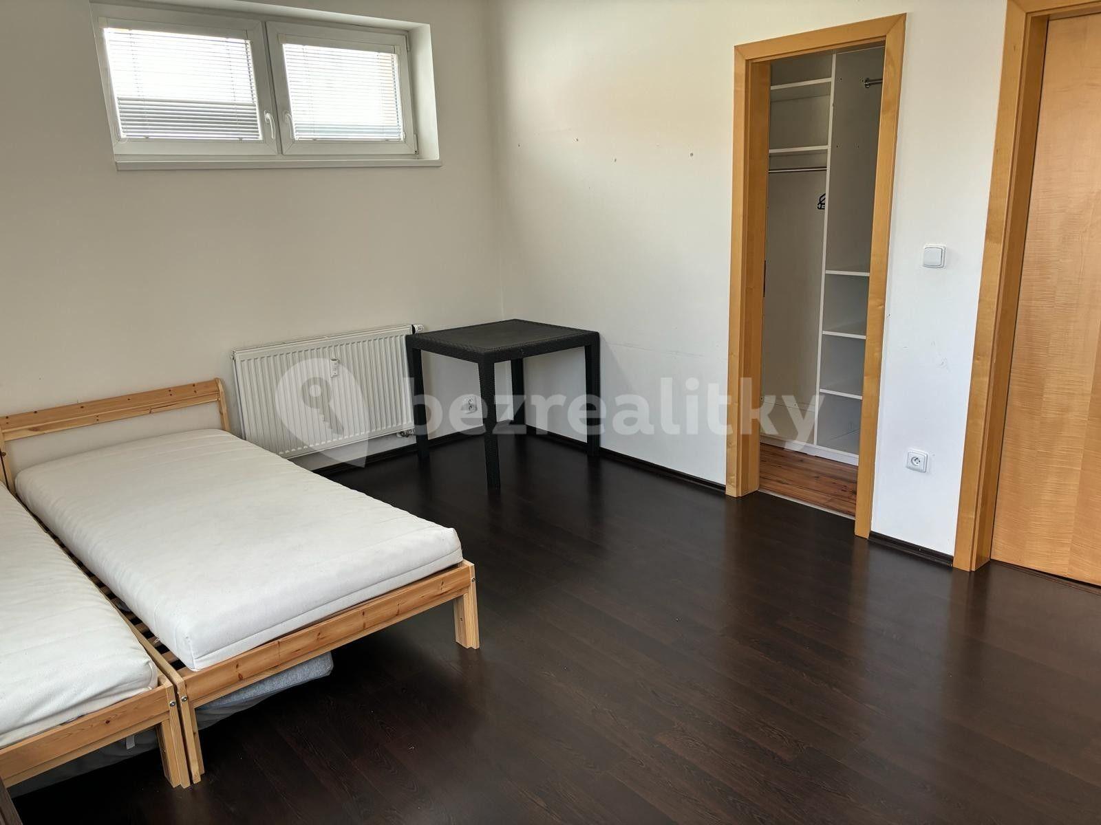 1 bedroom with open-plan kitchen flat to rent, 80 m², Záběhlická, Prague, Prague