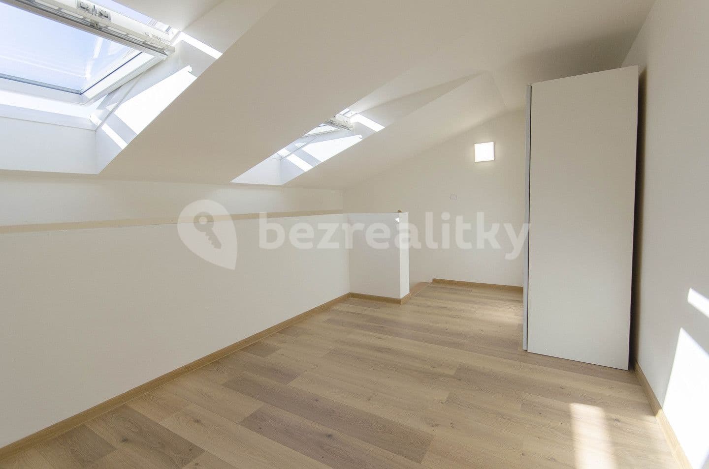 1 bedroom with open-plan kitchen flat for sale, 43 m², Na Lánech, Ostrava, Moravskoslezský Region