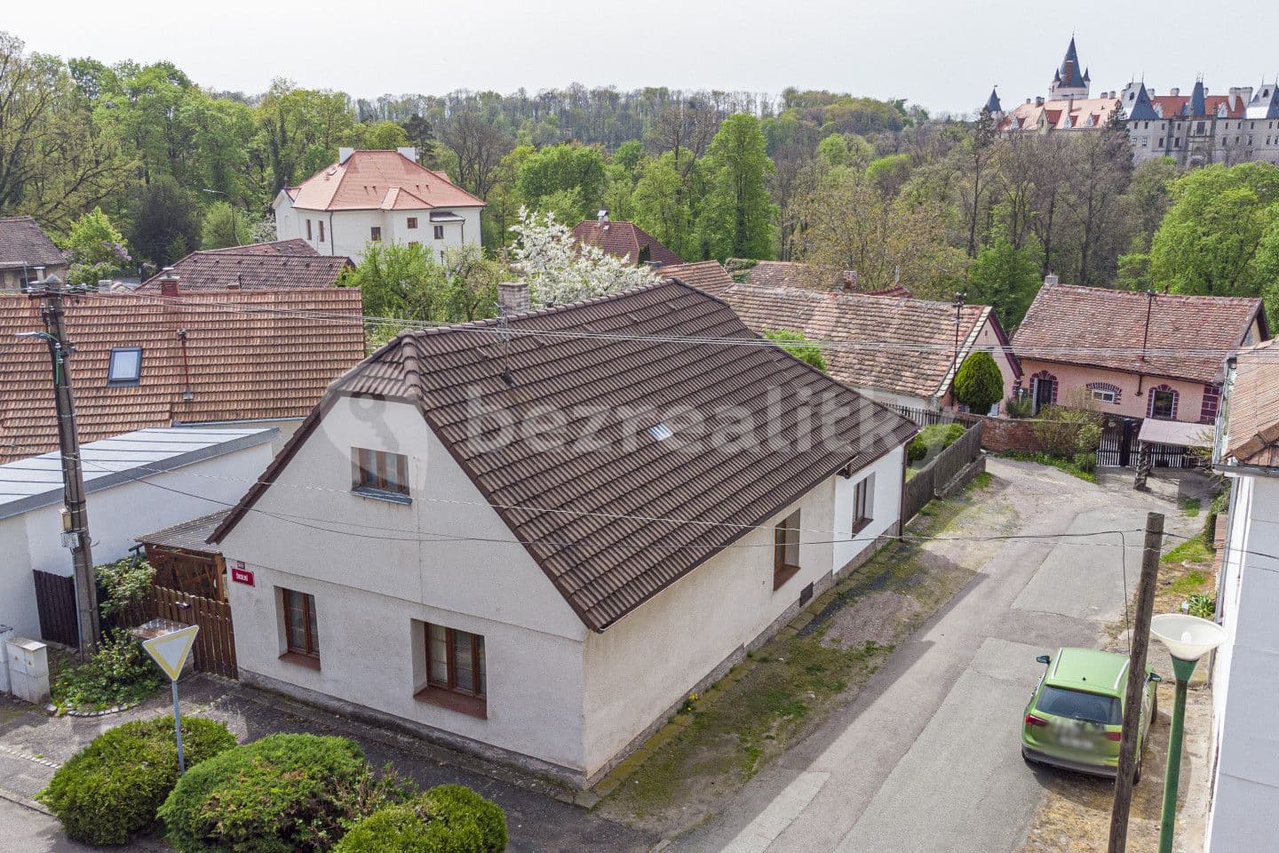 house for sale, 86 m², Školní, Žleby, Středočeský Region
