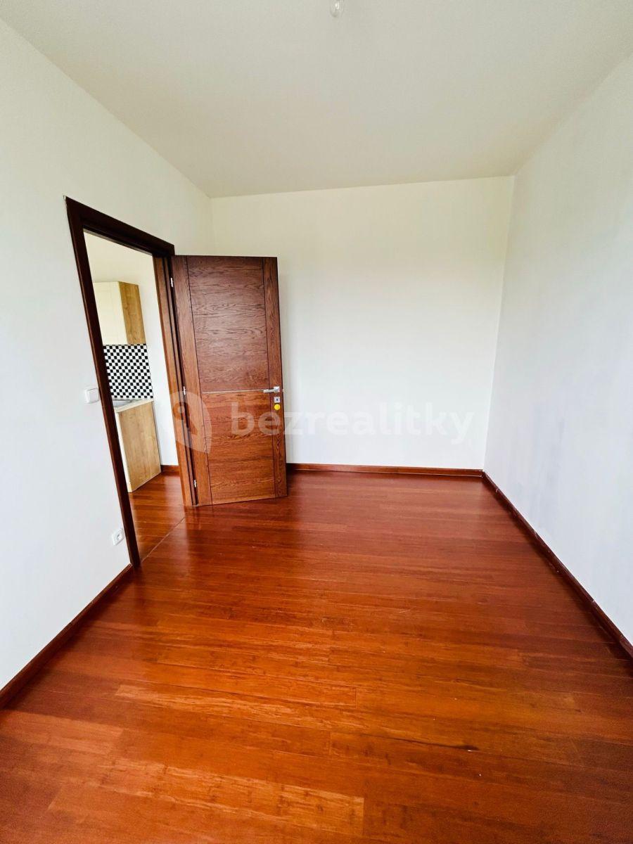 2 bedroom with open-plan kitchen flat to rent, 65 m², Chebská, Karlovy Vary, Karlovarský Region