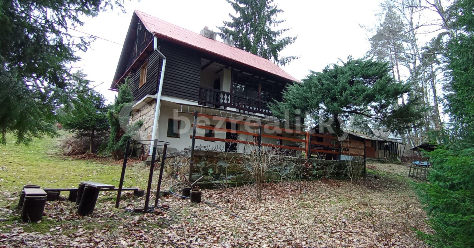 recreational property for sale, 1,060 m², 25932, Dobřeň, Středočeský Region