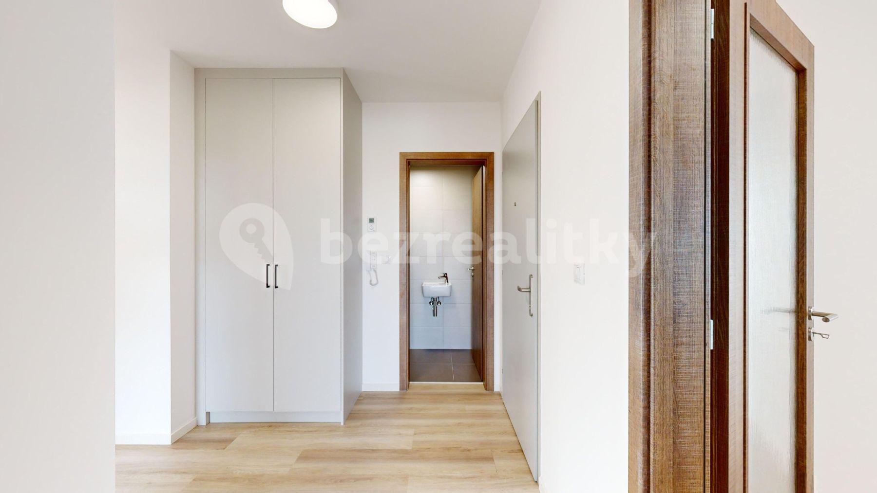 3 bedroom with open-plan kitchen flat to rent, 80 m², Zásmucká, Kolín, Středočeský Region