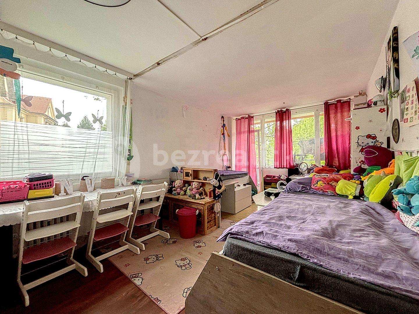4 bedroom flat for sale, 90 m², Hrubínova, Litoměřice, Ústecký Region