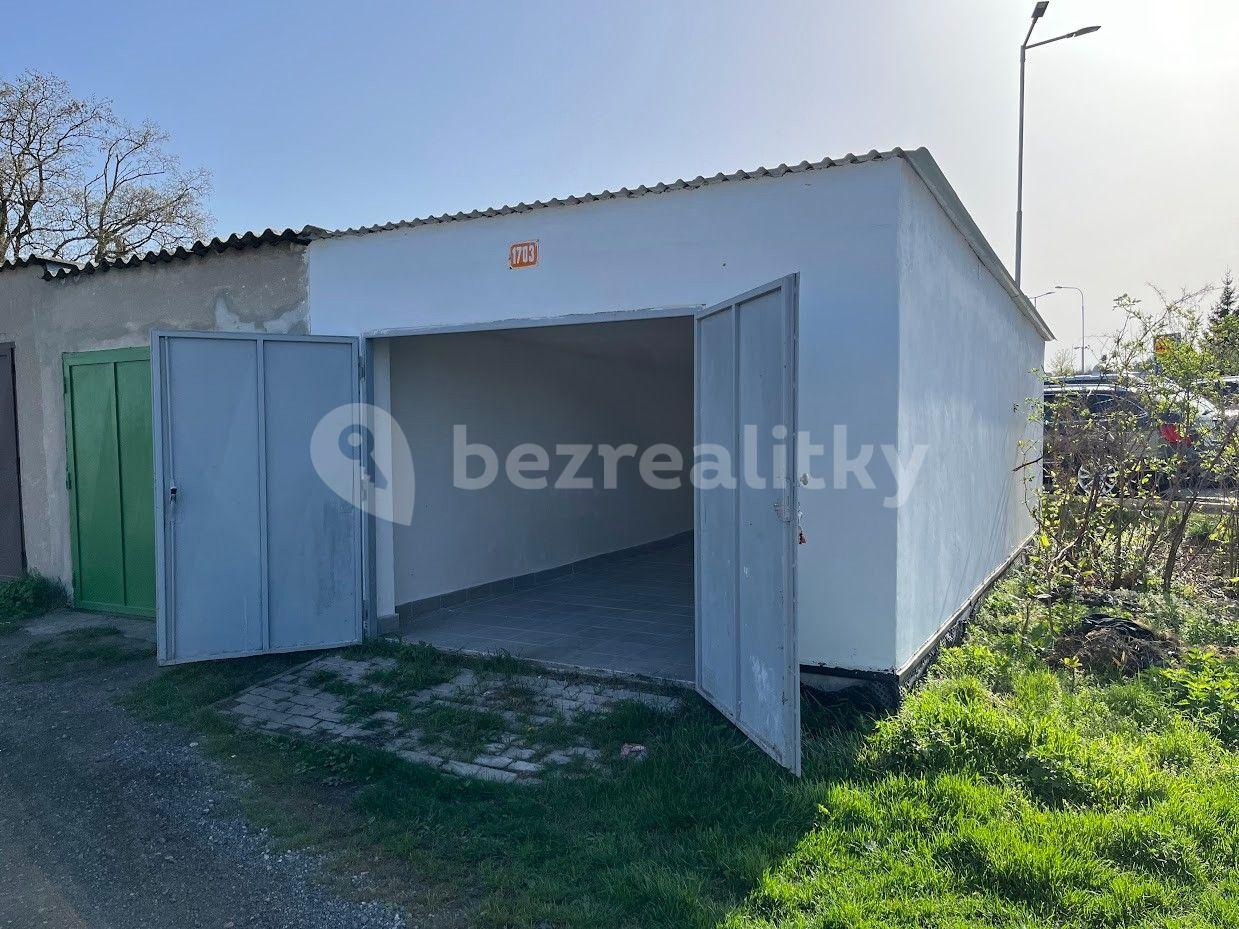 garage to rent, 23 m², Kladno, Středočeský Region
