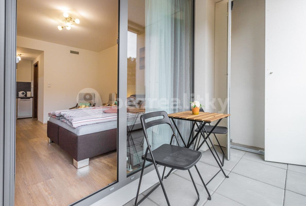flat to rent, 35 m², Hlaváčkova, Prague, Prague