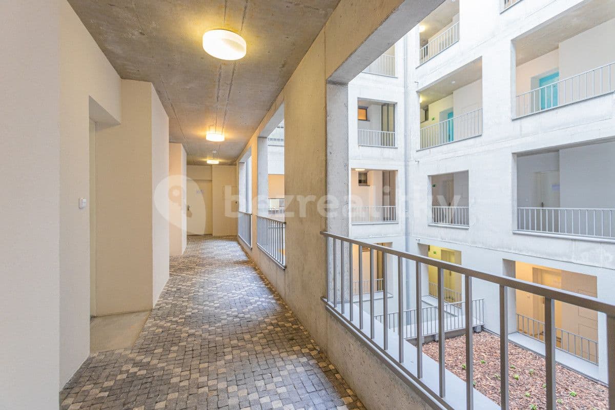 flat to rent, 35 m², Hlaváčkova, Prague, Prague