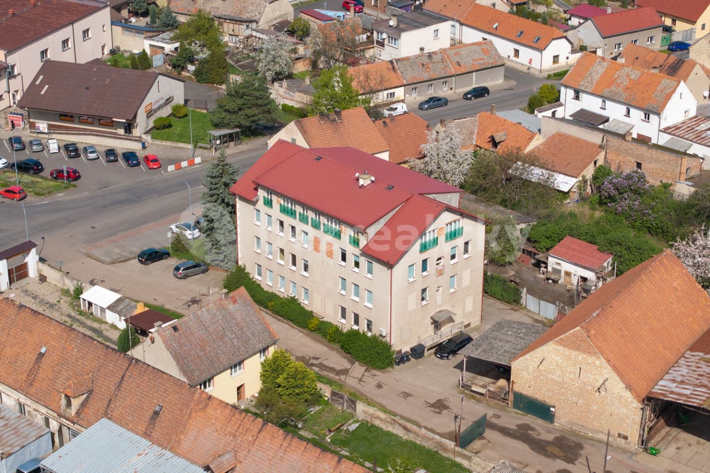 house for sale, 1,006 m², Dobroměřice, Ústecký Region