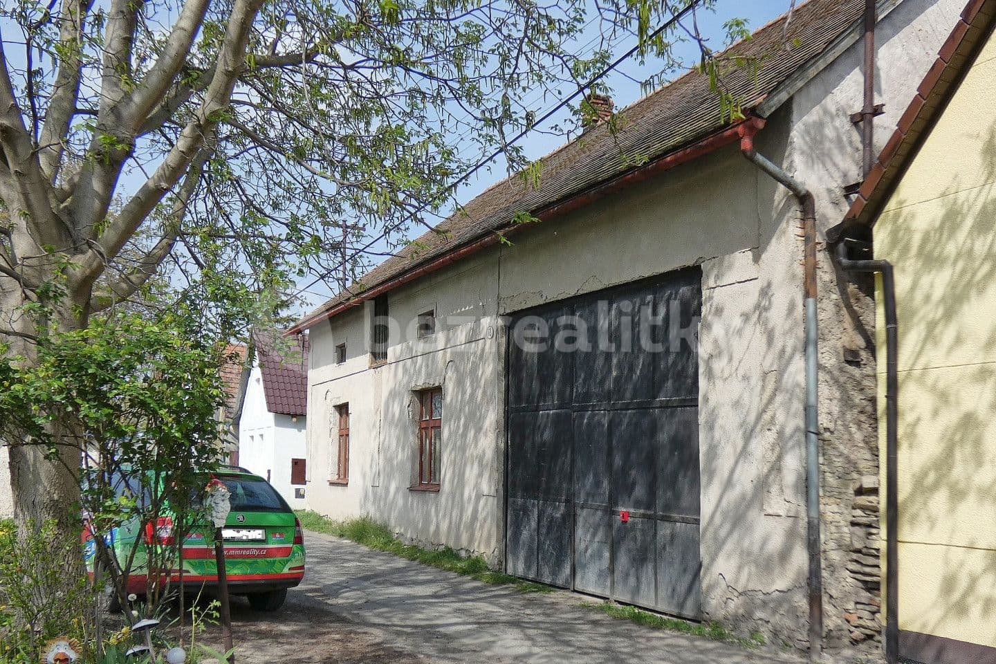 house for sale, 77 m², Vinaře, Středočeský Region
