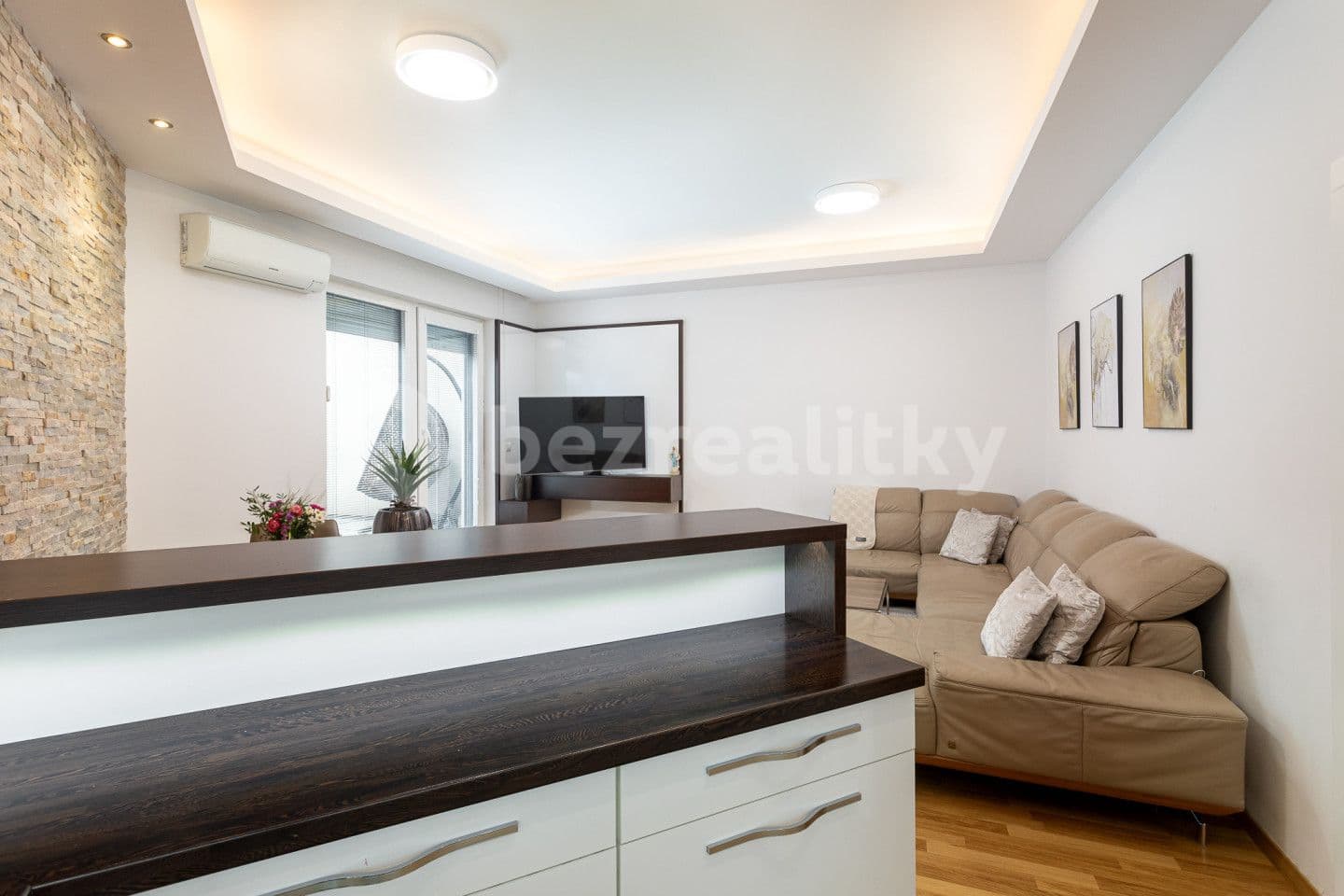 3 bedroom with open-plan kitchen flat for sale, 93 m², K Šalomounu, Ostrava, Moravskoslezský Region