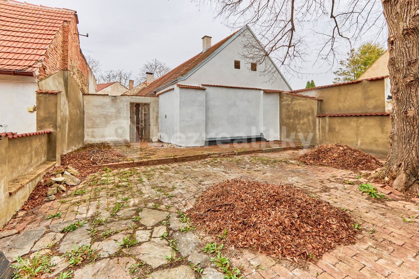 house for sale, 378 m², Náměstí J. Gurreho, Římov, Jihočeský Region