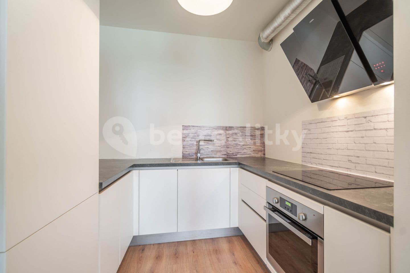 1 bedroom with open-plan kitchen flat for sale, 52 m², Miloše Havla, Prague, Prague
