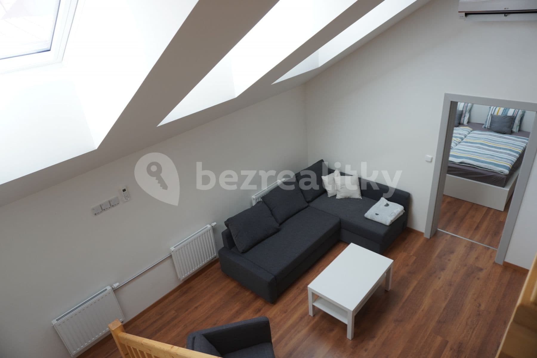1 bedroom with open-plan kitchen flat to rent, 90 m², Bezručova, Brno, Jihomoravský Region