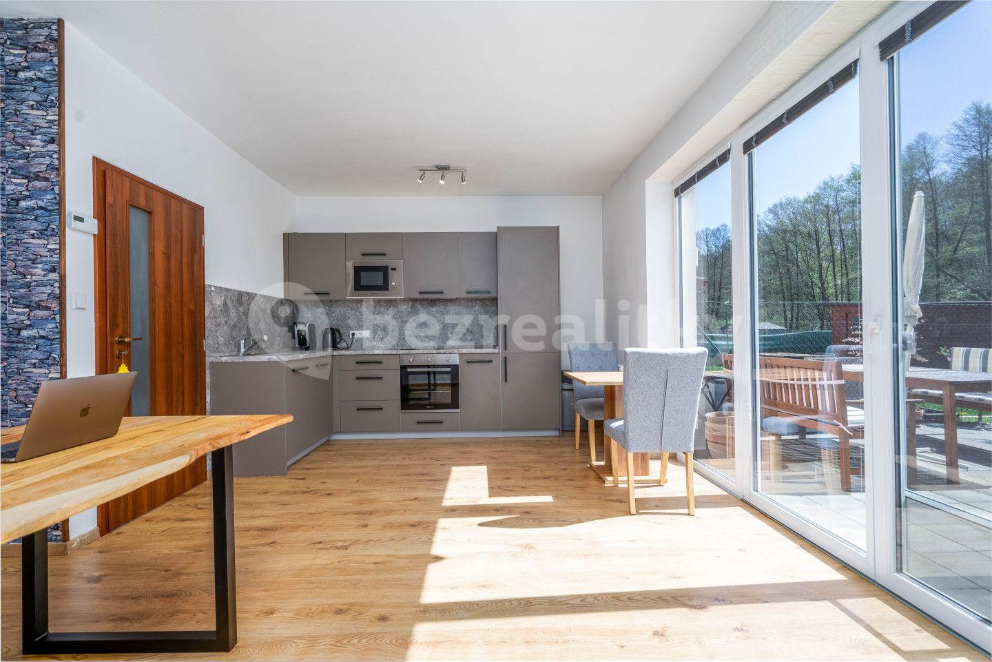 1 bedroom with open-plan kitchen flat for sale, 103 m², U Velazu, Statenice, Středočeský Region