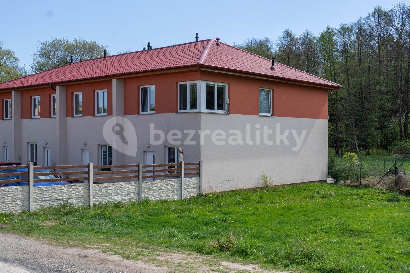 1 bedroom with open-plan kitchen flat for sale, 103 m², U Velazu, Statenice, Středočeský Region