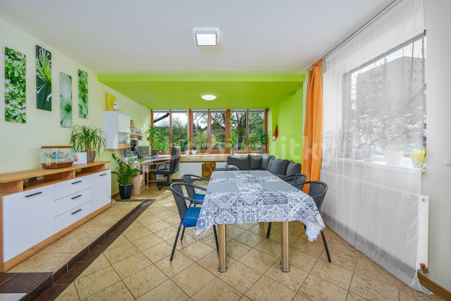 2 bedroom with open-plan kitchen flat for sale, 78 m², Veverkova, Přelouč, Pardubický Region
