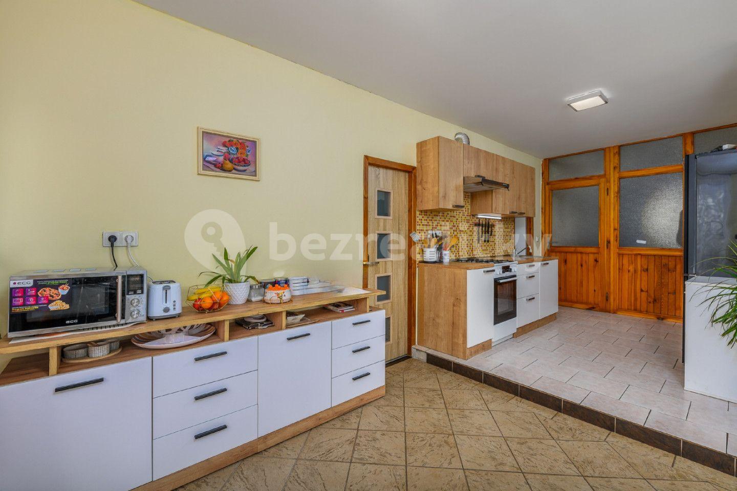 2 bedroom with open-plan kitchen flat for sale, 78 m², Veverkova, Přelouč, Pardubický Region