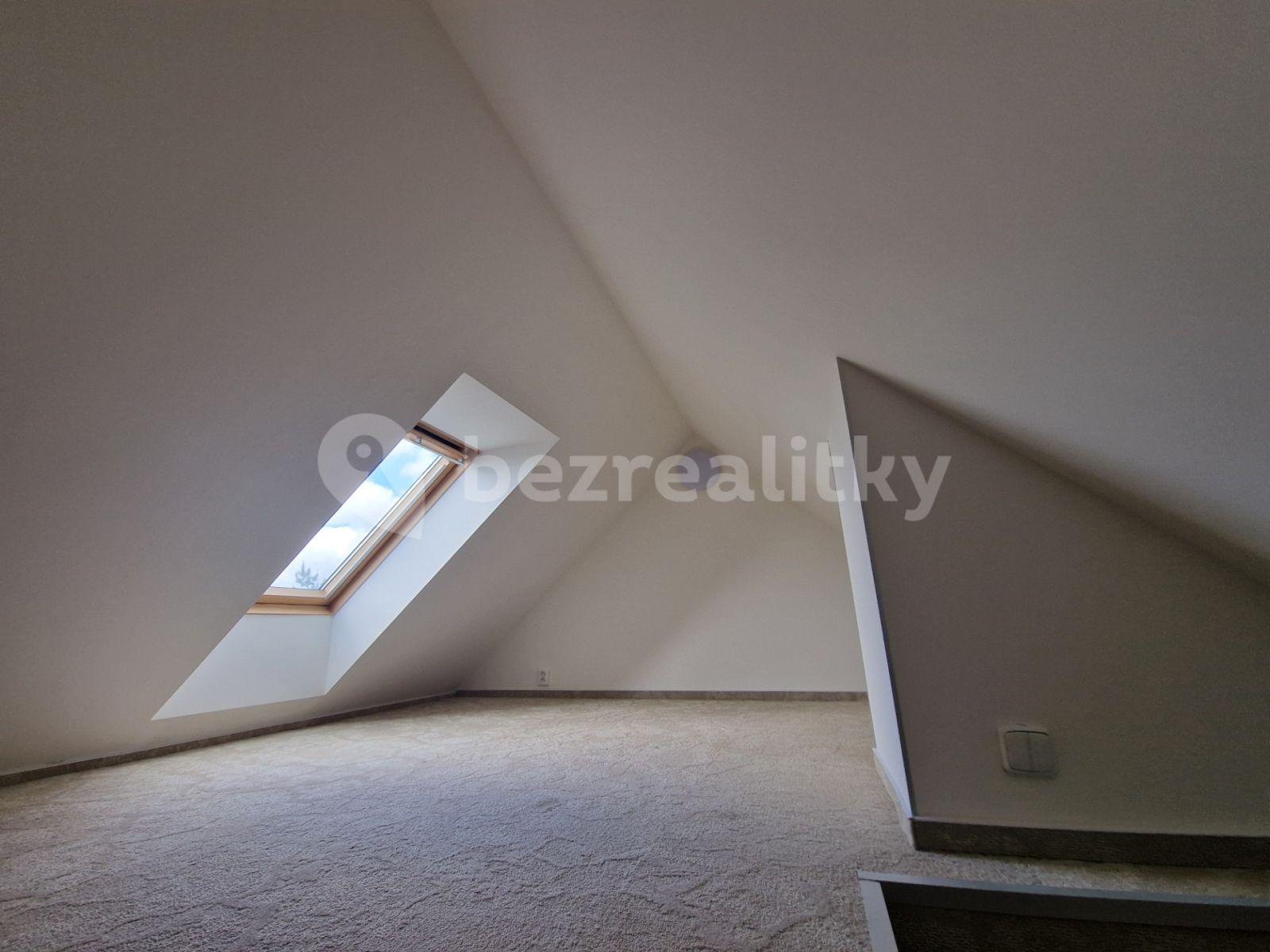 3 bedroom flat to rent, 100 m², Chýňská, Chrášťany, Středočeský Region