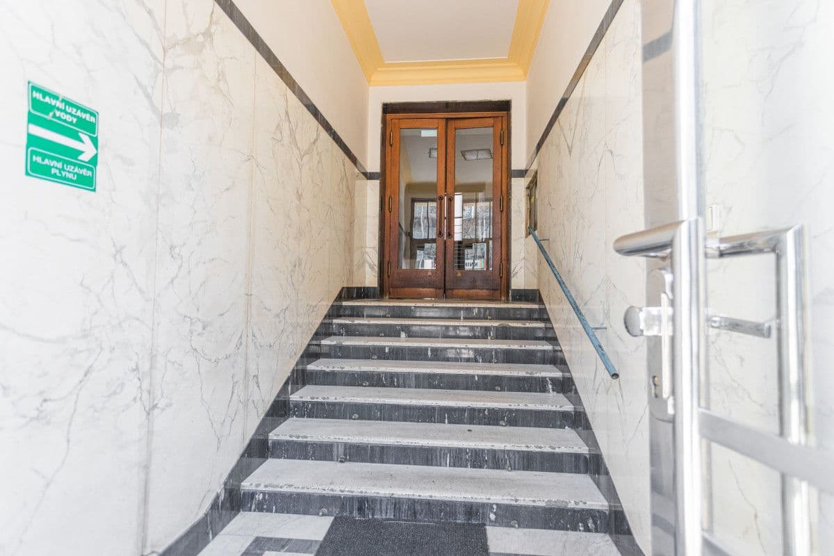 flat to rent, 25 m², Stroupežnického, Prague, Prague