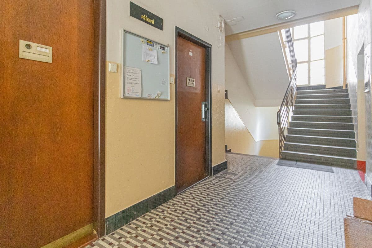 flat to rent, 25 m², Stroupežnického, Prague, Prague