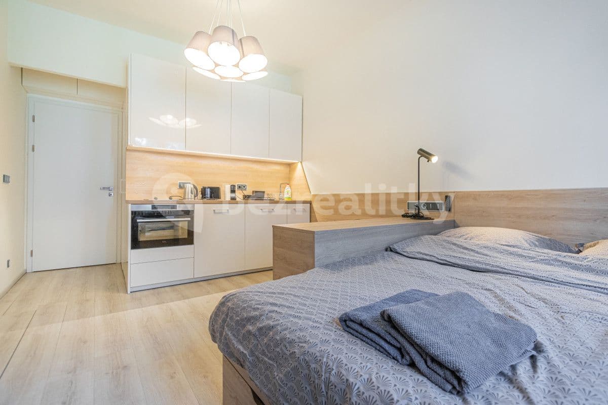 flat to rent, 25 m², Stroupežnického, Prague, Prague