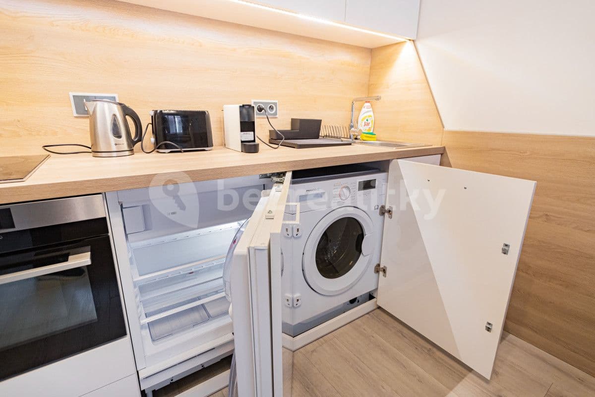 flat to rent, 25 m², Stroupežnického, Prague, Prague