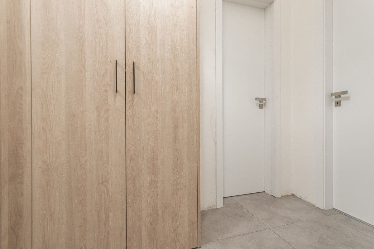 flat to rent, 25 m², Stroupežnického, Prague, Prague