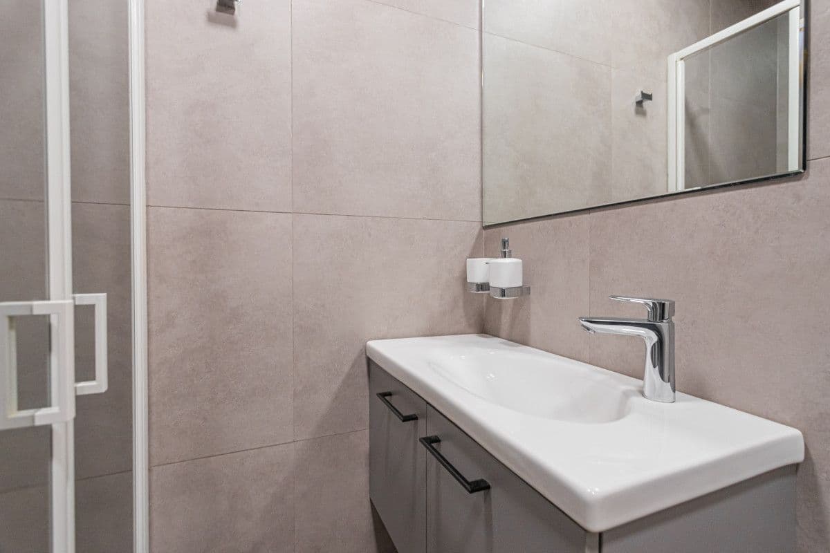 flat to rent, 25 m², Stroupežnického, Prague, Prague