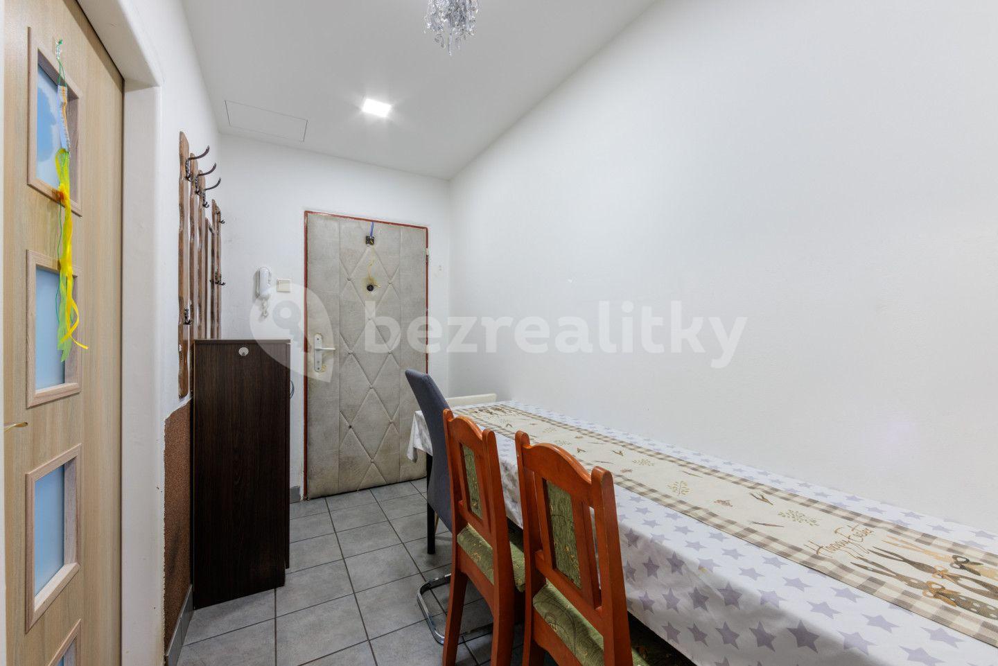 2 bedroom with open-plan kitchen flat for sale, 66 m², Karla Čapka, Sokolov, Karlovarský Region