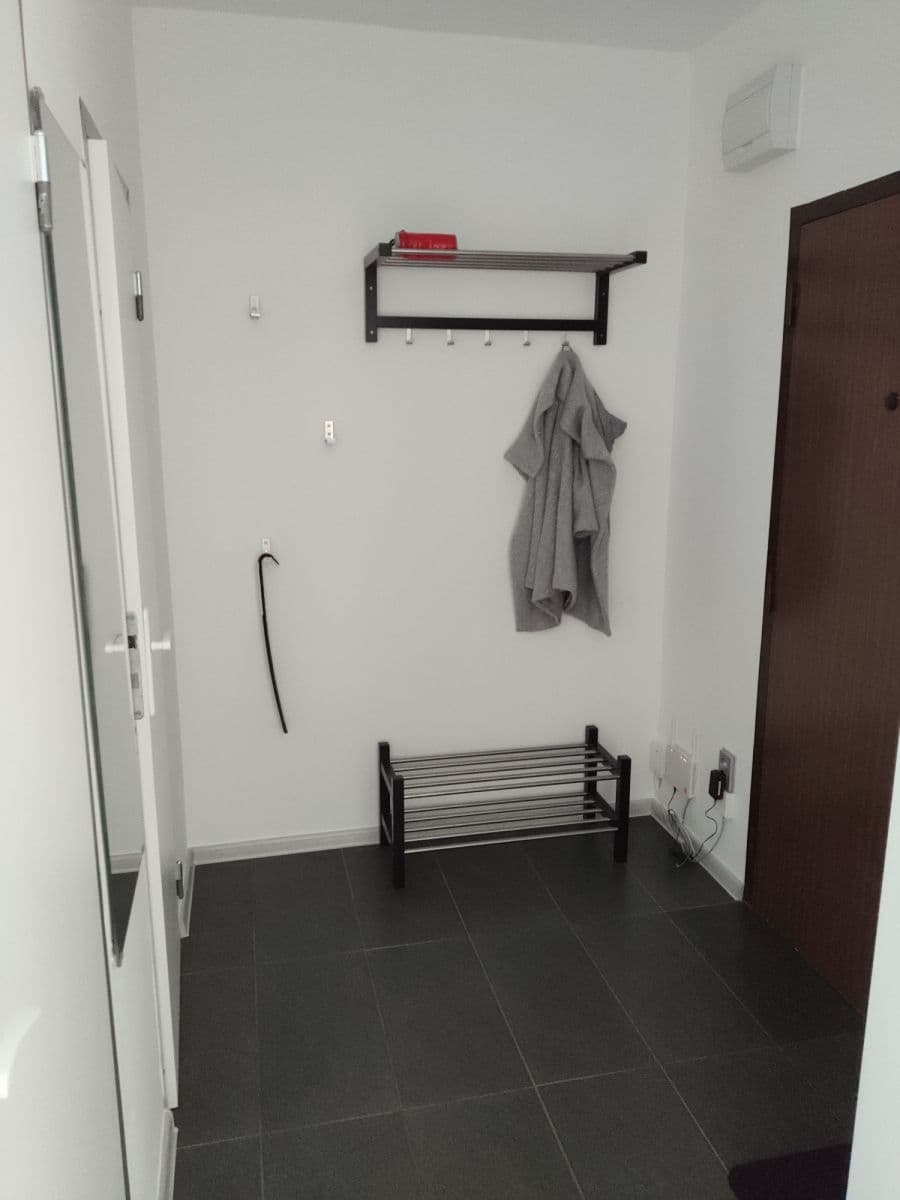 flat to rent, 40 m², Mamateyova, Petržalka, Bratislavský Region