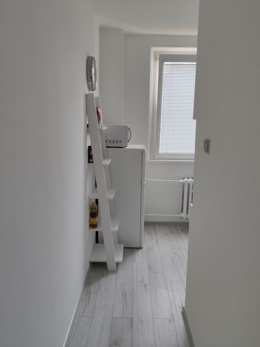flat to rent, 40 m², Mamateyova, Petržalka, Bratislavský Region