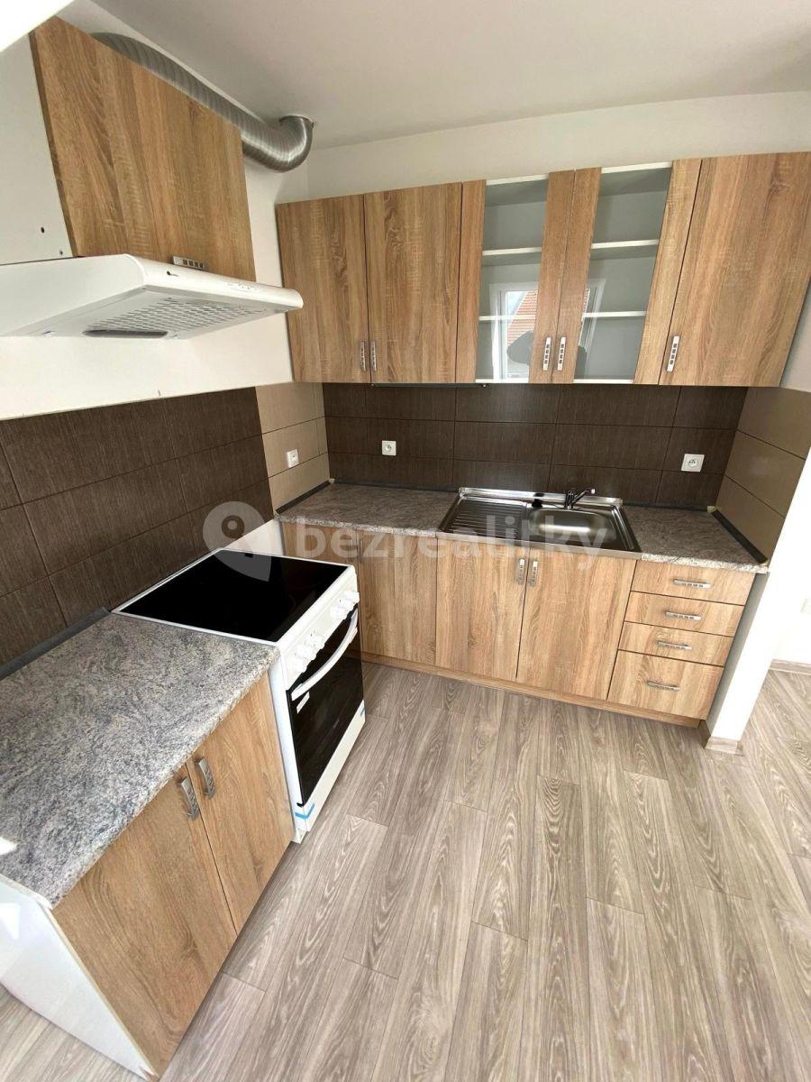 2 bedroom with open-plan kitchen flat to rent, 76 m², Husovo náměstí, Mladá Vožice, Jihočeský Region