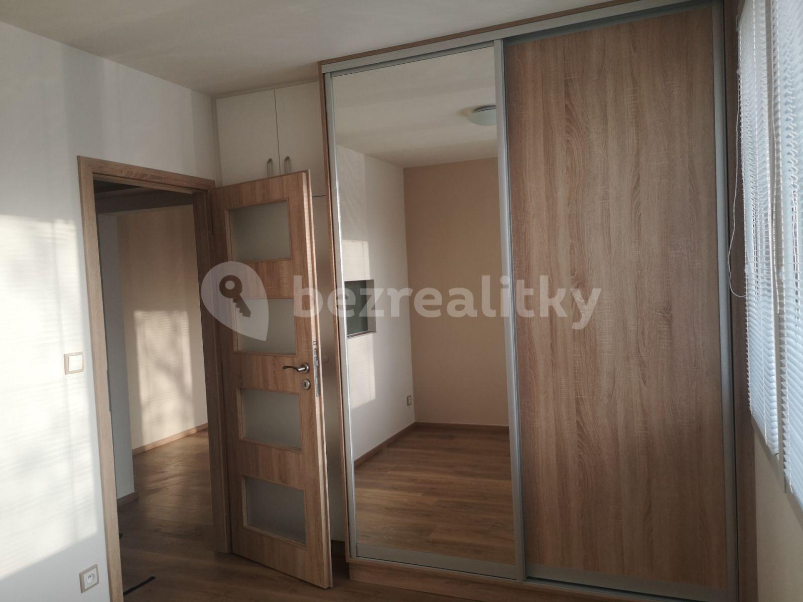 1 bedroom with open-plan kitchen flat to rent, 37 m², sídliště Vajgar, Jindřichův Hradec, Jihočeský Region