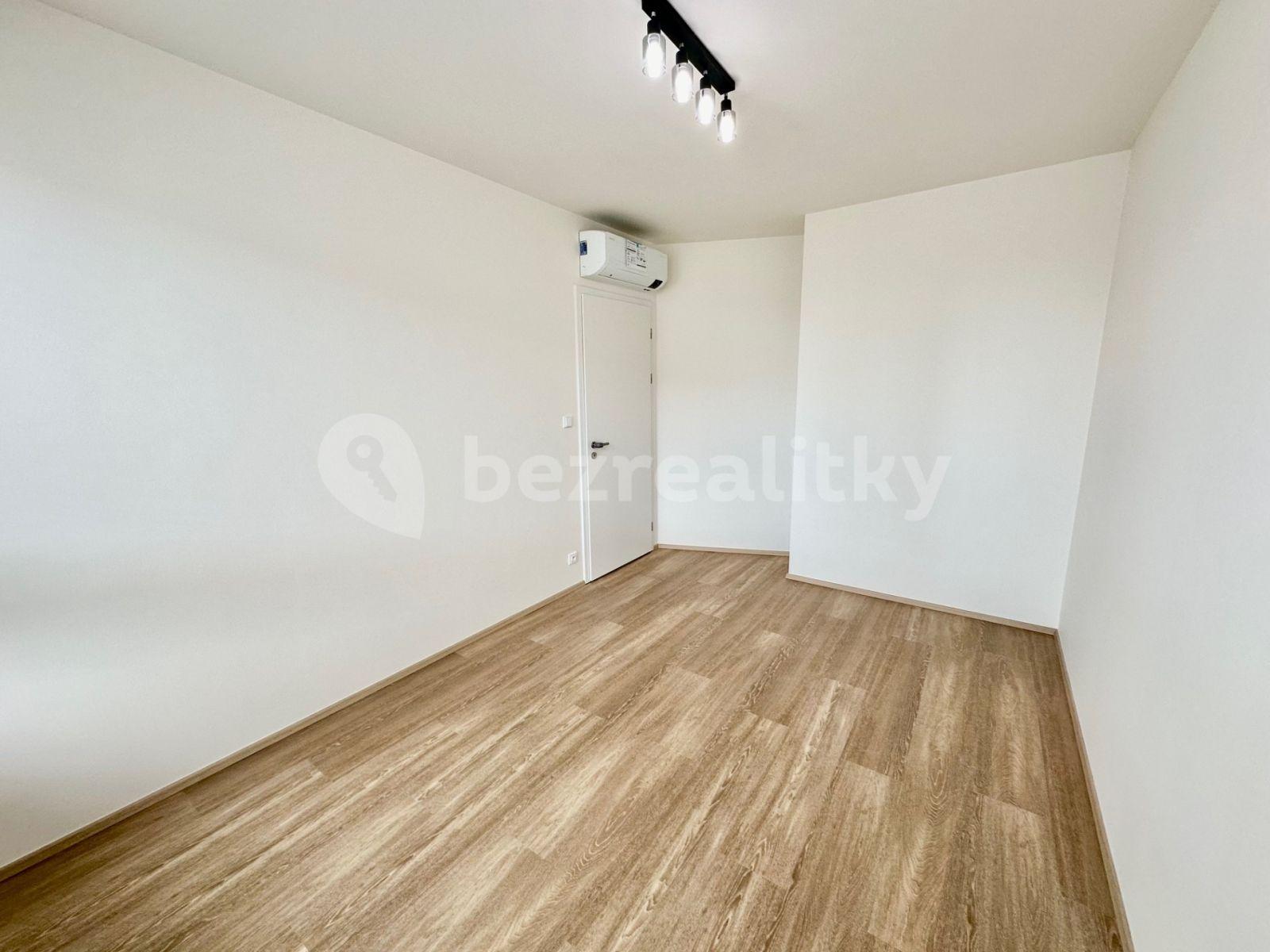 2 bedroom with open-plan kitchen flat to rent, 92 m², Baarové, Prague, Prague