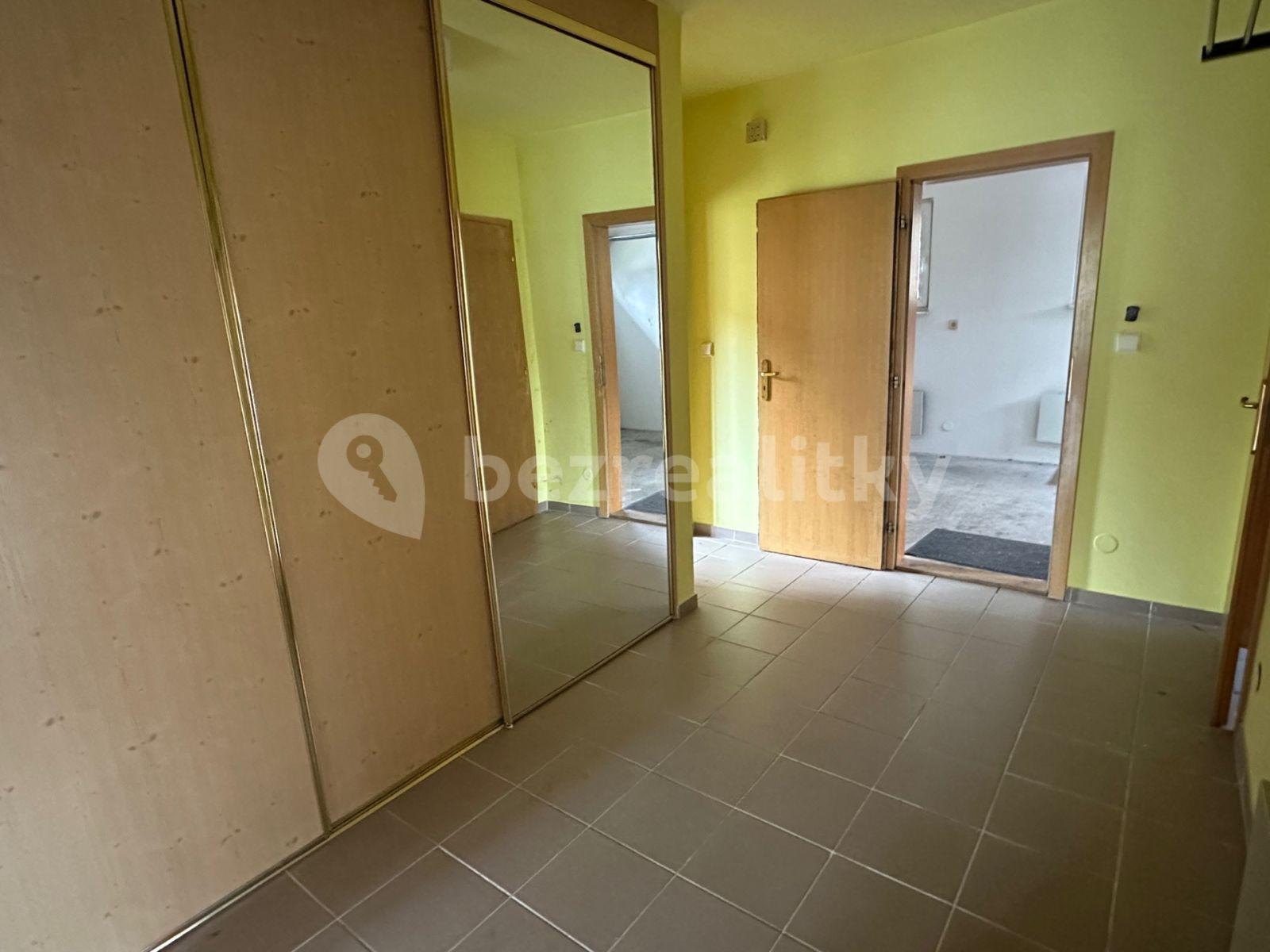 3 bedroom with open-plan kitchen flat to rent, 140 m², V Sídle, Líbeznice, Středočeský Region