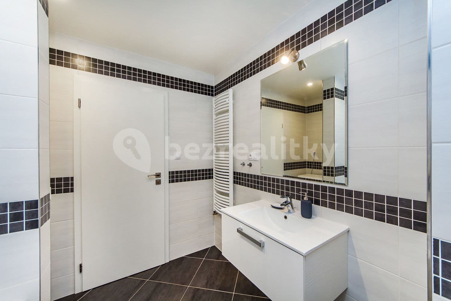 flat to rent, 65 m², Švehlova, Prague, Prague