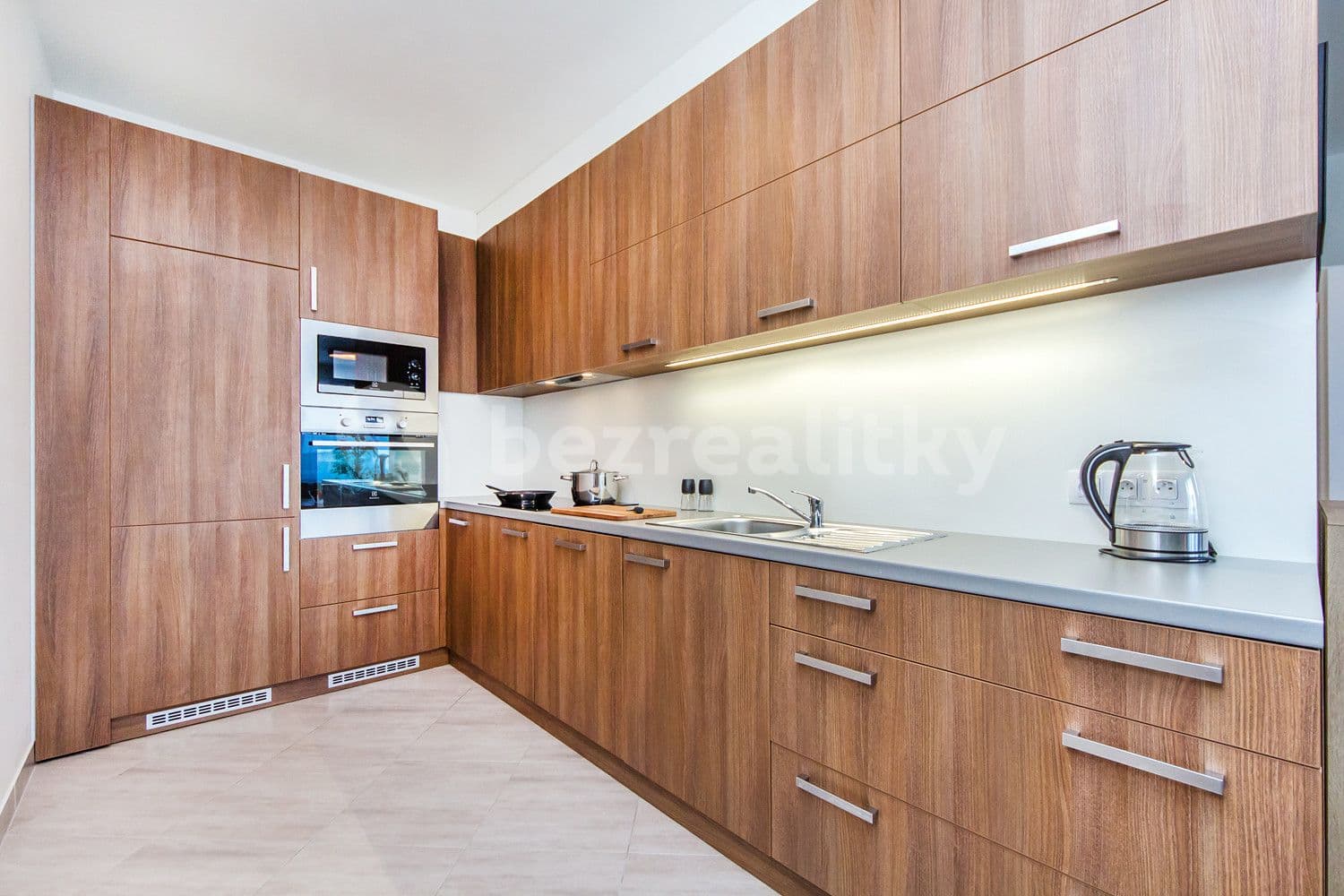flat to rent, 65 m², Švehlova, Prague, Prague