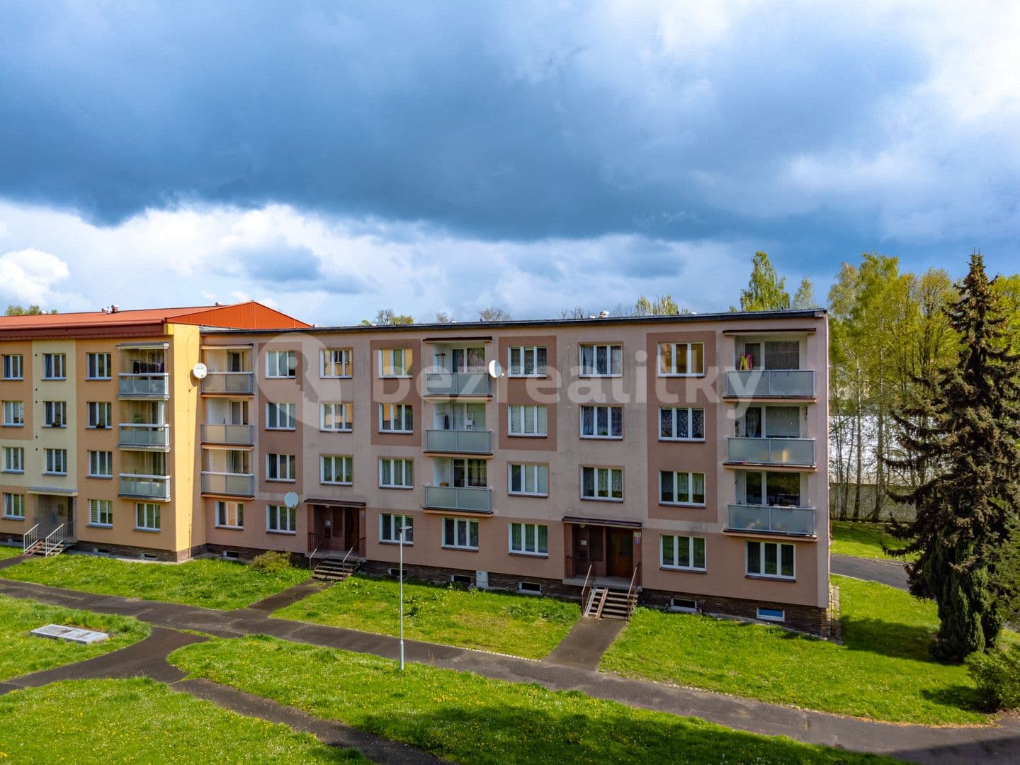 2 bedroom flat for sale, 61 m², Stavbařů, Cheb, Karlovarský Region