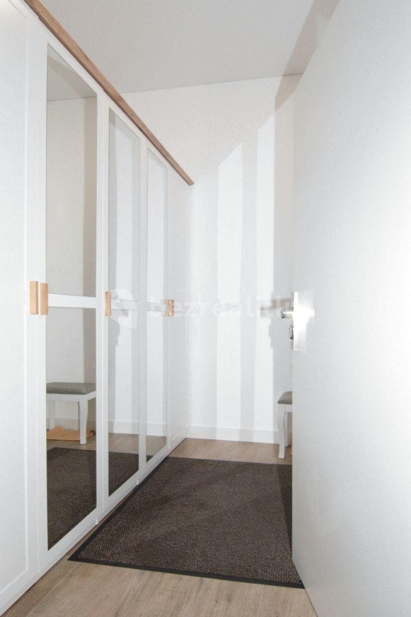 1 bedroom flat to rent, 30 m², Vřídelní, Karlovy Vary, Karlovarský Region