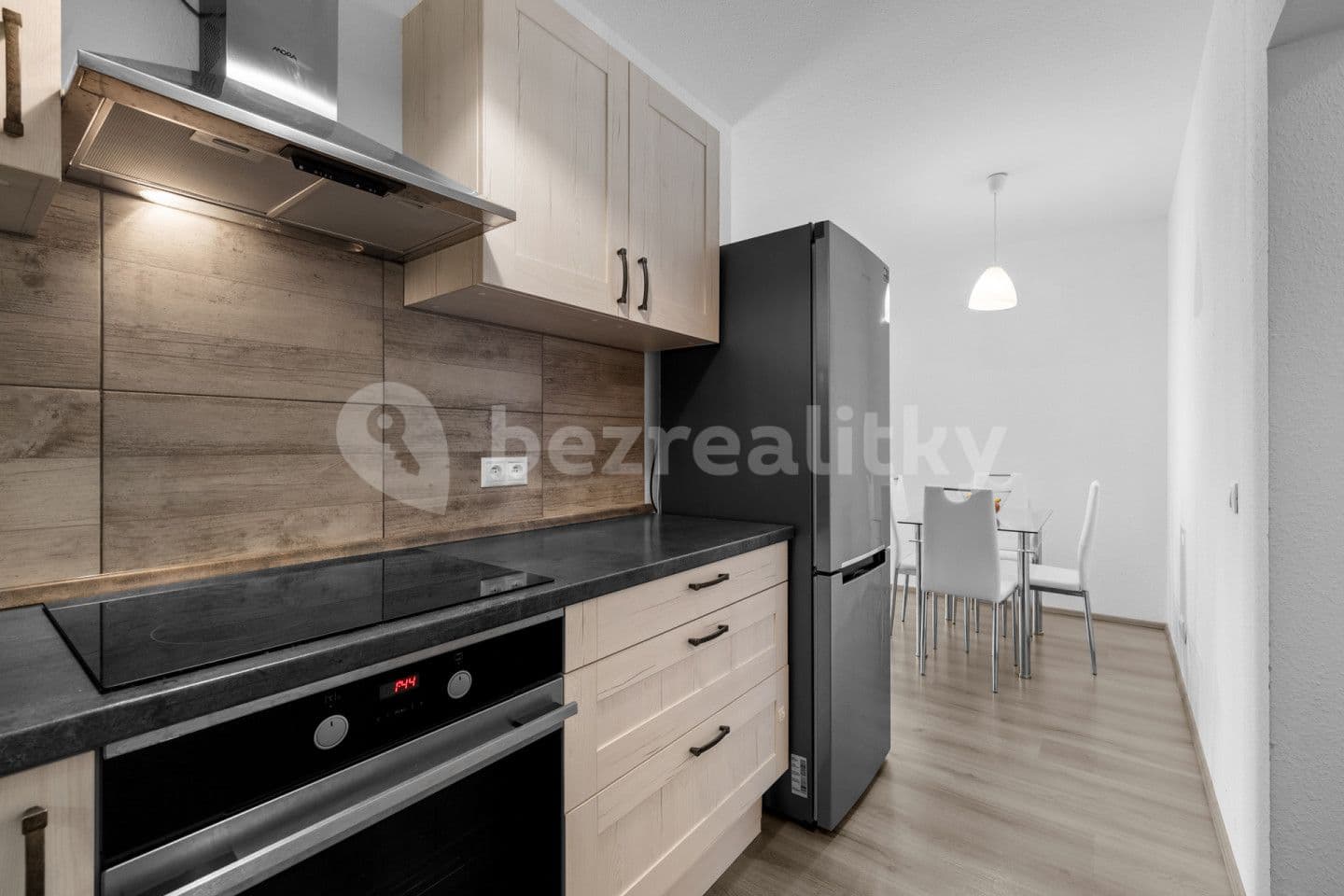 2 bedroom with open-plan kitchen flat for sale, 60 m², Generála Selnera, Kladno, Středočeský Region