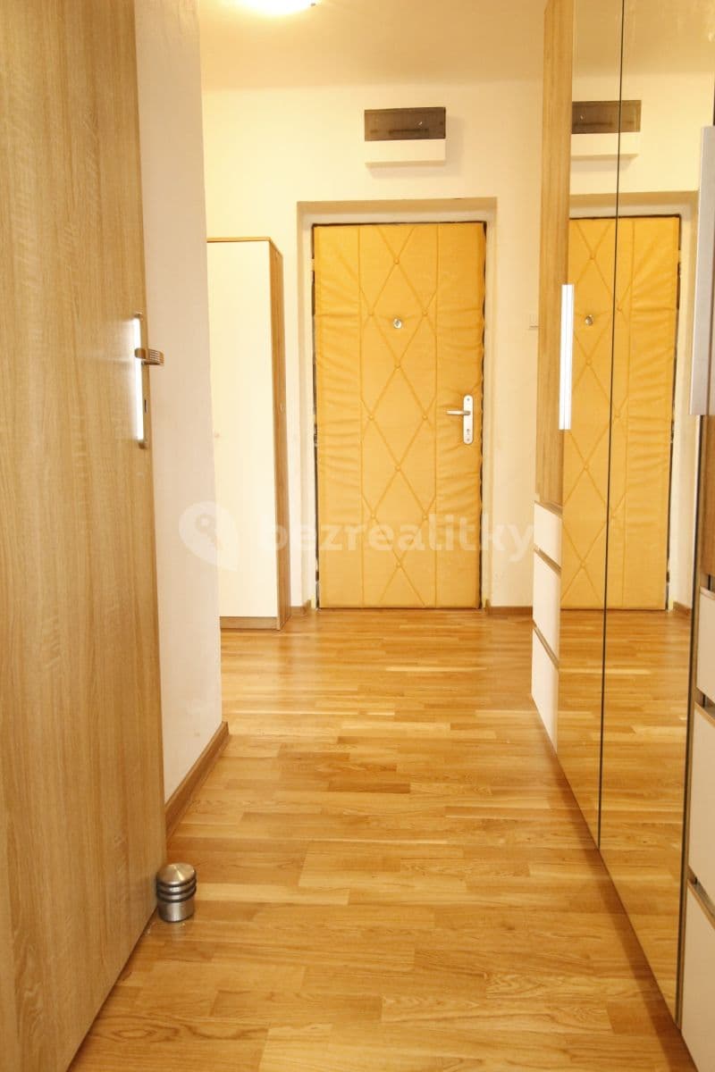 4 bedroom flat for sale, 71 m², Mlýny, Jihočeský Region