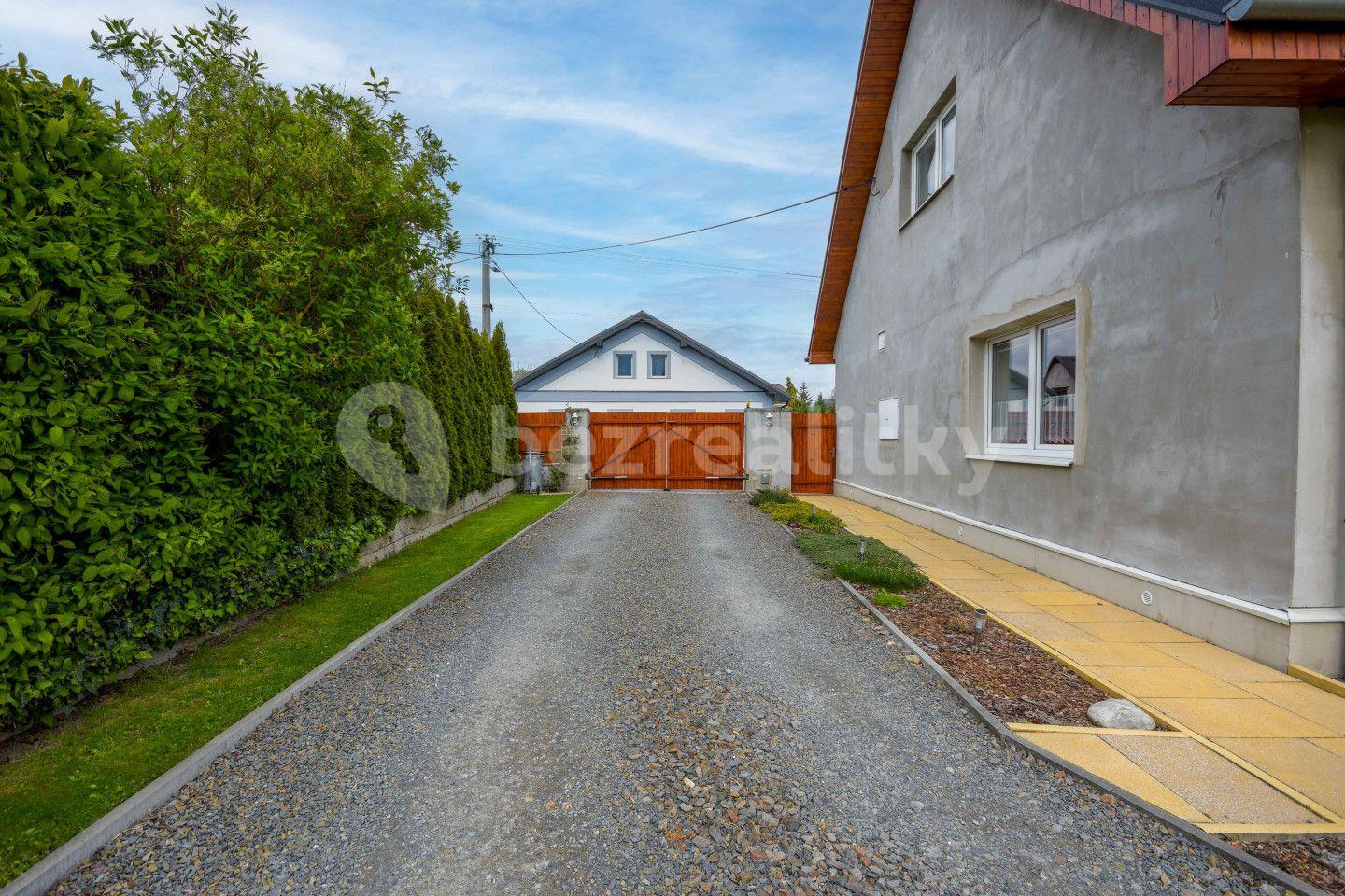 house for sale, 450 m², Úvalno, Moravskoslezský Region