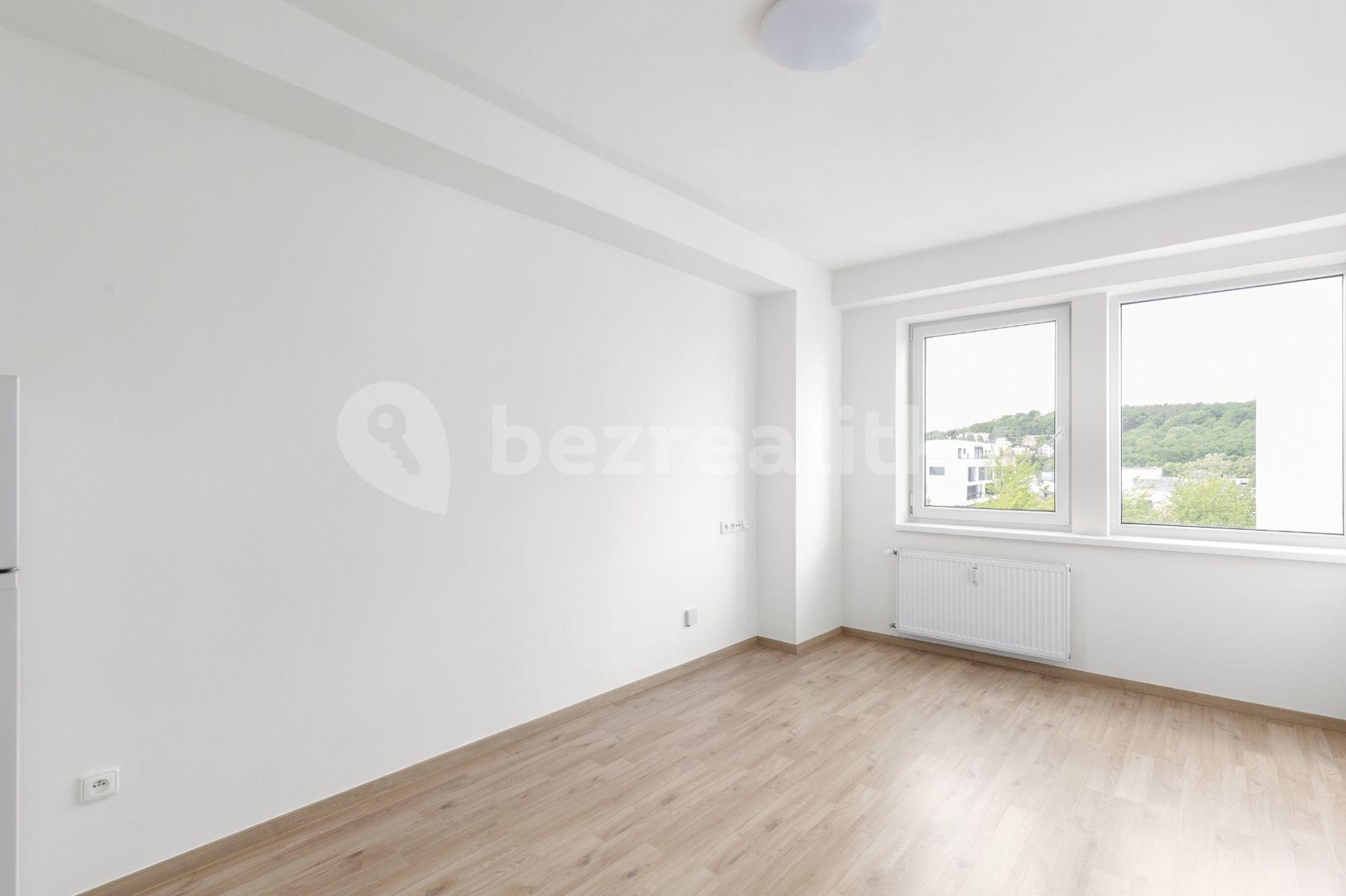 Studio flat to rent, 26 m², Peroutkova, Prague, Prague