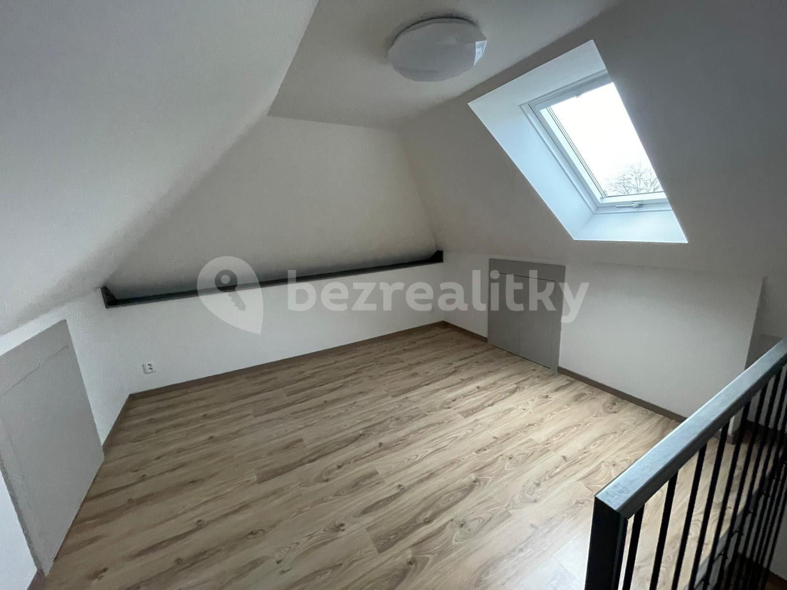 1 bedroom with open-plan kitchen flat to rent, 58 m², Revoluční, Vyškov, Jihomoravský Region