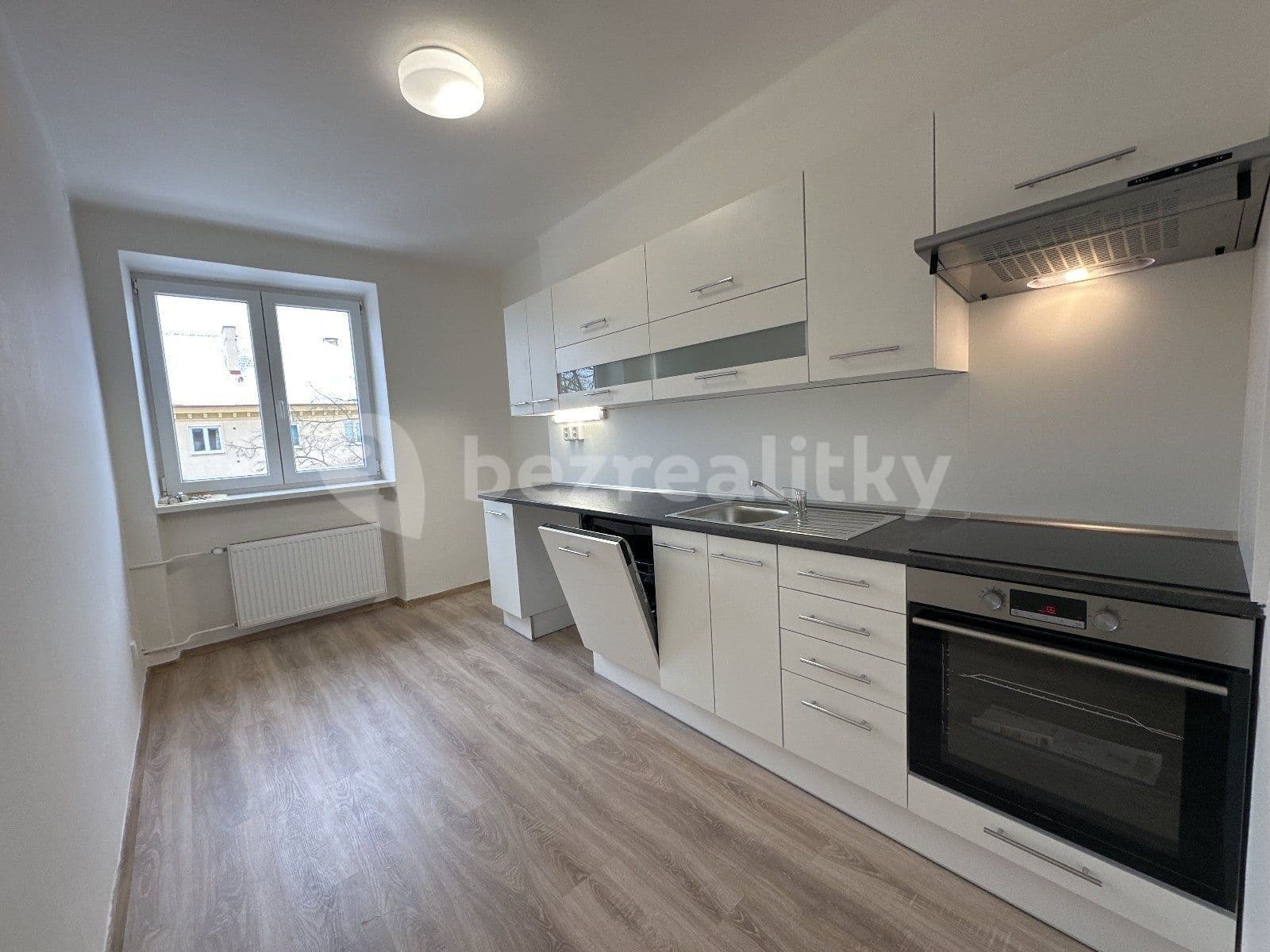 1 bedroom flat to rent, 37 m², náměstí Jana Nerudy, Ostrava, Moravskoslezský Region