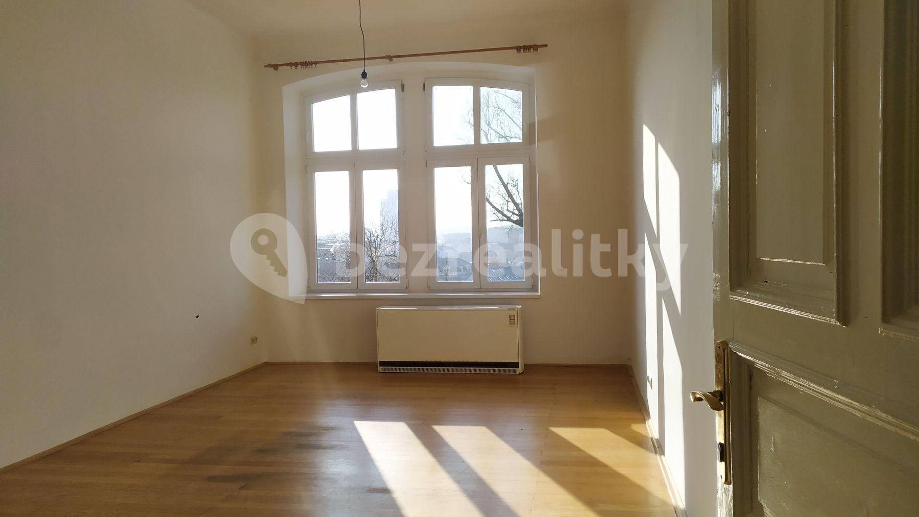 Studio flat to rent, 32 m², nám. Sokolovské, Liberec, Liberecký Region