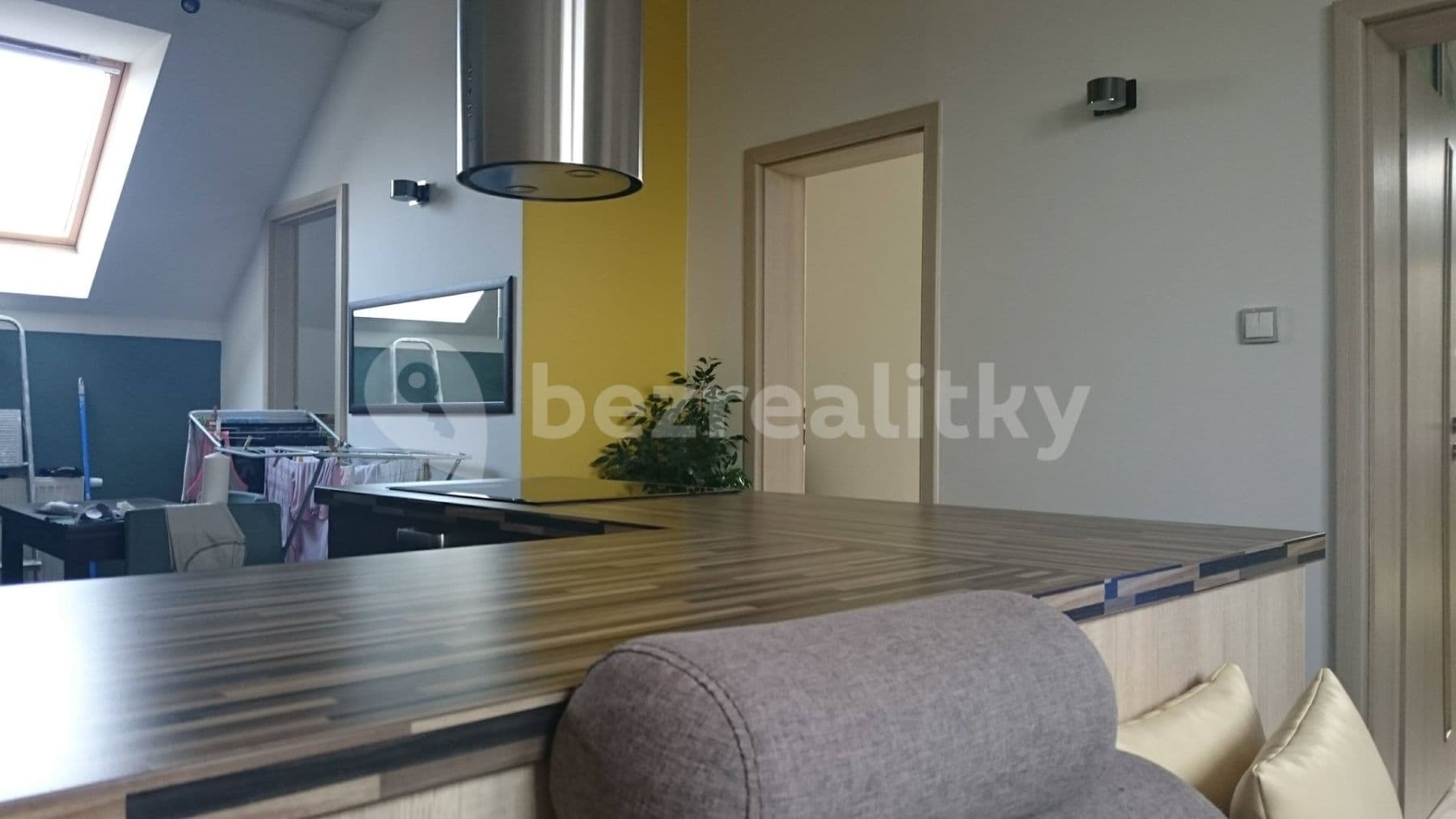 2 bedroom with open-plan kitchen flat to rent, 61 m², Jakubská náves, Tachlovice, Středočeský Region