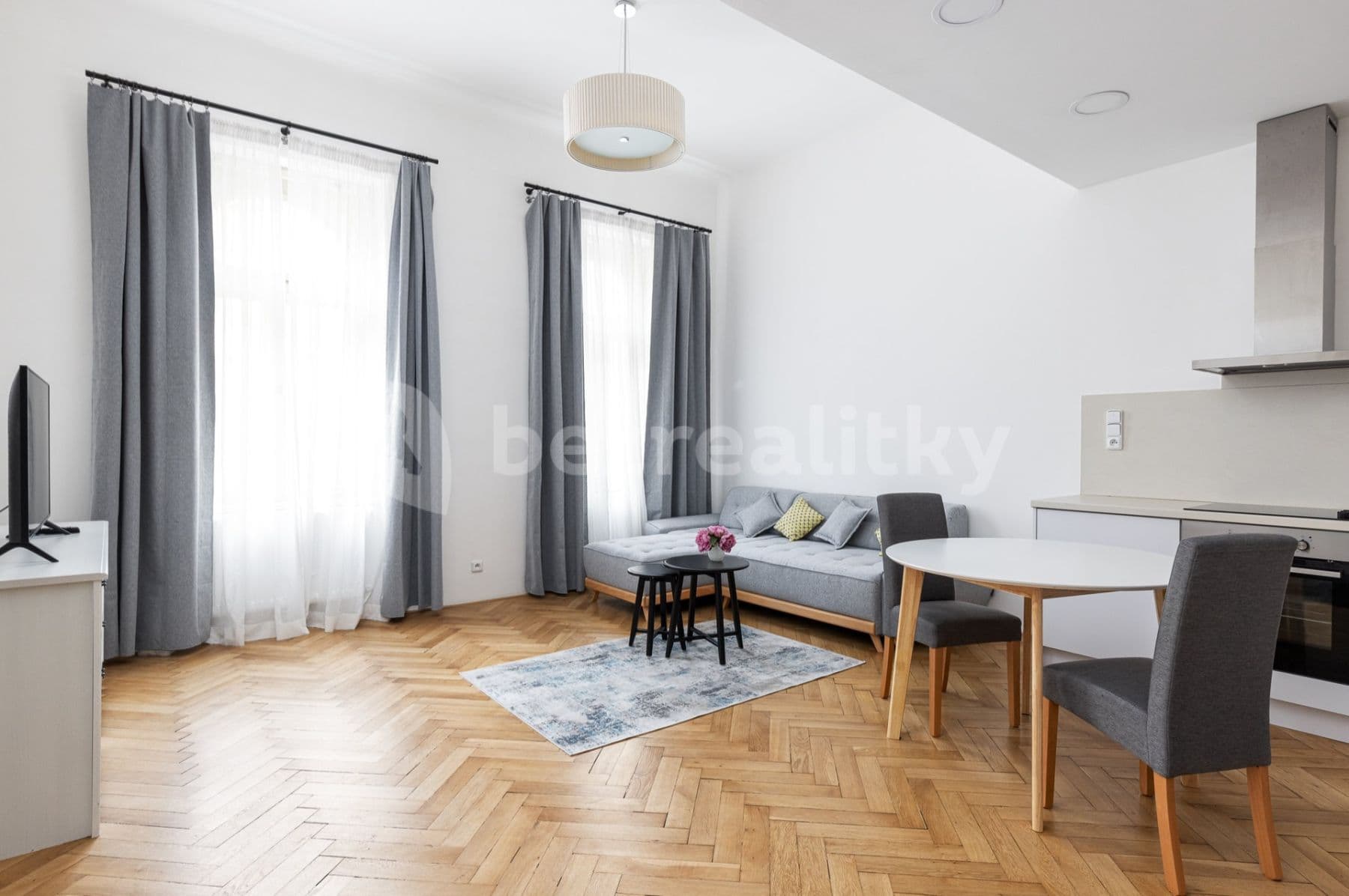3 bedroom with open-plan kitchen flat for sale, 113 m², Legerova, Prague, Prague
